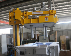 Rotating Degassing Box