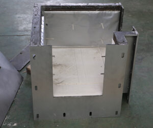 Стационарный алюминиевый желоб с кожухом